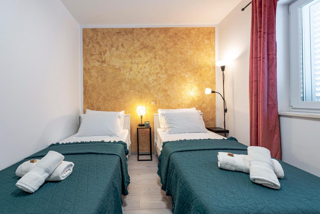 Villa Gold Residence 1 مْليني المظهر الخارجي الصورة